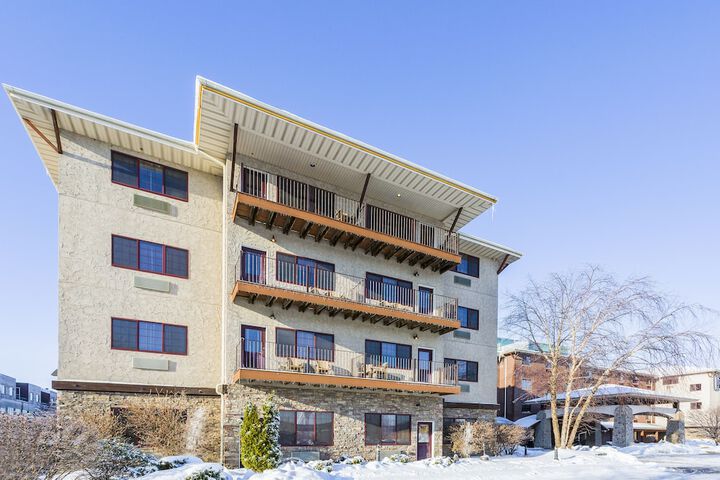 Stoney Creek Hotel